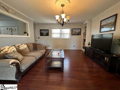 504 Maplewood Cir, Greer, SC 29651 photo 2