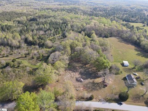 878 Wilson Dr, Laurens, SC 29360 photo 3