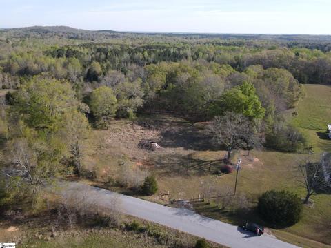 878 Wilson Dr, Laurens, SC 29360 photo 1