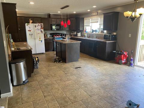 271 Pearson Rd, Greer, SC 29651 photo 2