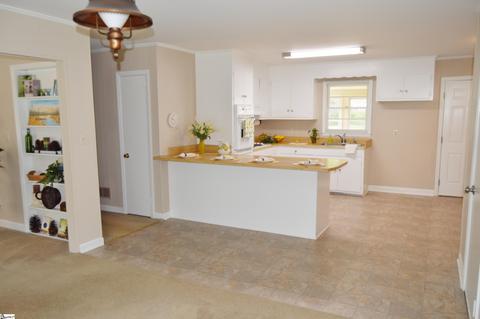 715 E Suber Rd, Greer, SC 29650 photo 7