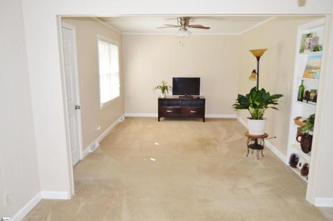 715 E Suber Rd, Greer, SC 29650 photo 4