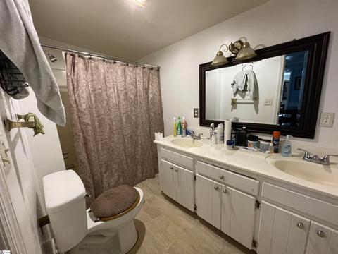 319 E Bearden St, Greer, SC 29651 photo 8