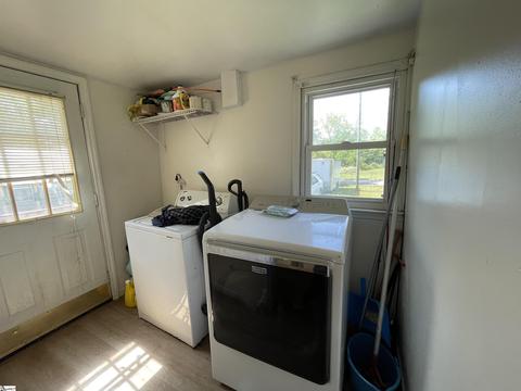 319 E Bearden St, Greer, SC 29651 photo 9