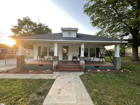 319 E Bearden St, Greer, SC 29651 photo 2
