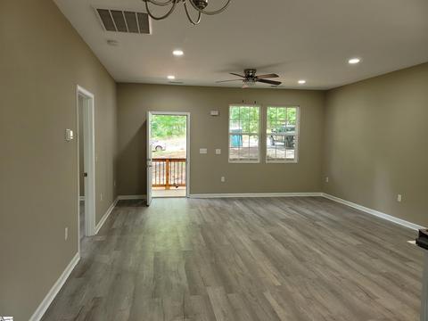 36 Hillcrest Dr, Greer, SC 29651 photo 8