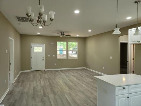 36 Hillcrest Dr, Greer, SC 29651 photo 7