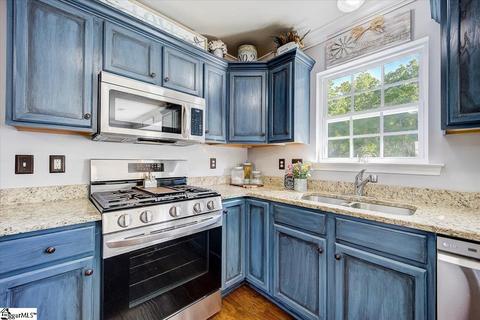 2 Rustcraft Dr, Greer, SC 29651 photo 9