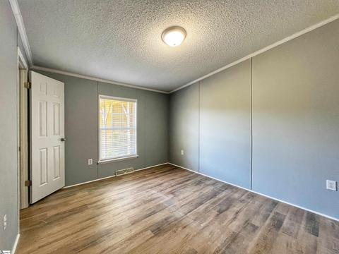 386 Burts Rd, Clinton, SC 29325 photo 12