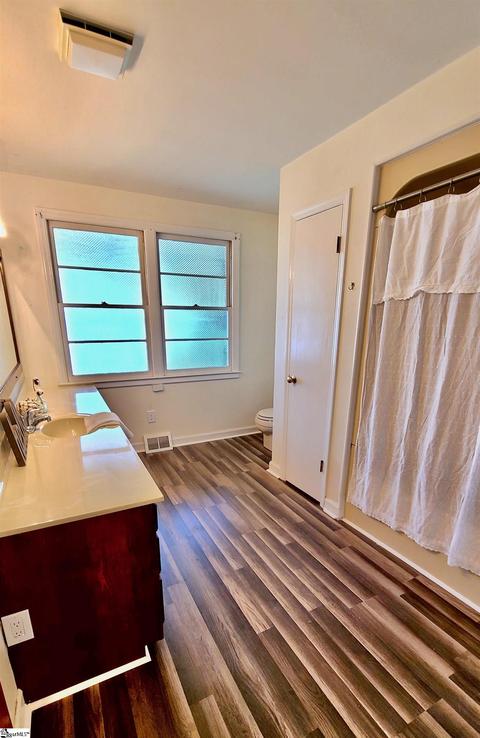 601 E Main St, Duncan, SC 29334 photo 9