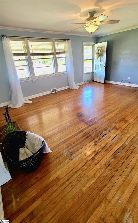 601 E Main St, Duncan, SC 29334 photo 4