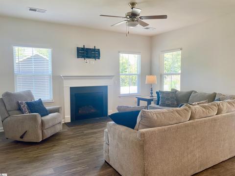 252 Thames Valley Dr, Easley, SC 29642 photo 2