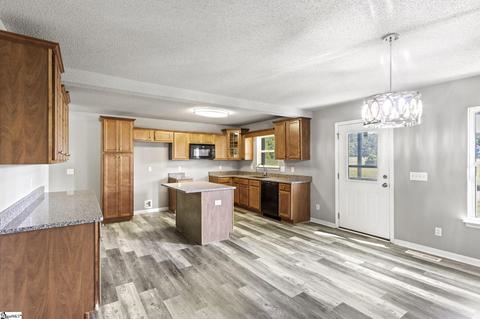200 Stoddard Rd, Pelzer, SC 29669 photo 4