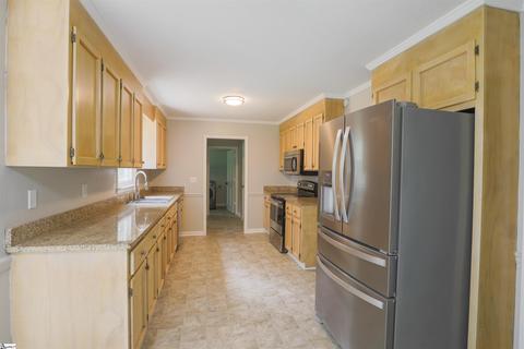 1104 Devenger Rd, Greer, SC 29650 photo 4