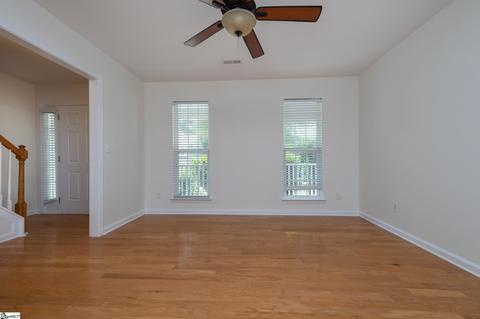 19 Killarney Ln, Greer, SC 29650 photo 2