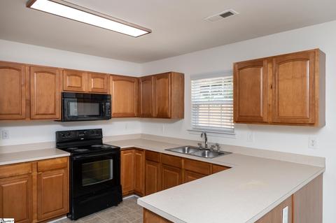 19 Killarney Ln, Greer, SC 29650 photo 5