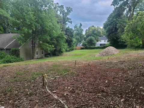 24 Forest View Dr, Greenville, SC 29605