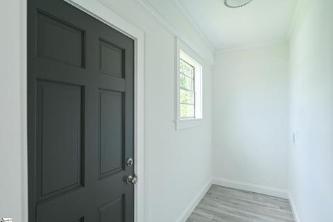 610 Hampton St, Greer, SC 29651 photo 5