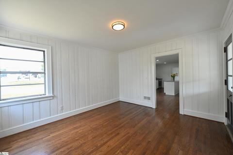 610 Hampton St, Greer, SC 29651 photo 13