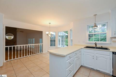 904 E Silverleaf St, Greer, SC 29650 photo 5