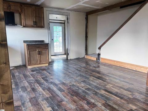 24 N Main St, Startex, SC 29377 photo 4