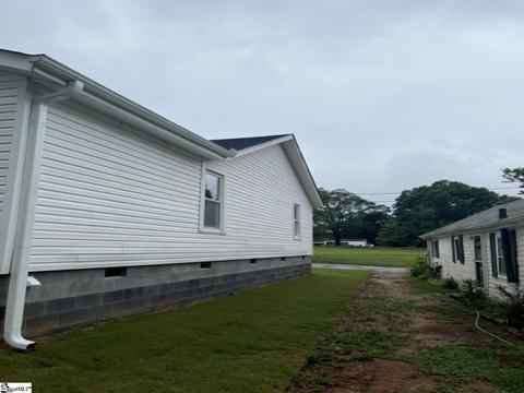102 Mckissick St, Greer, SC 29650 photo 5