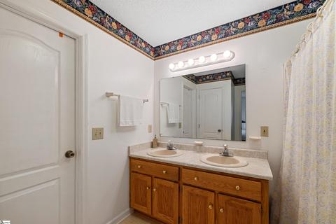 202 Camperdown Ct, Easley, SC 29642 photo 17
