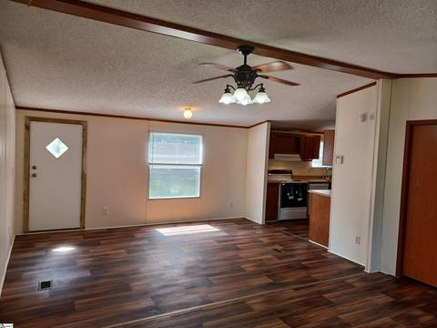 546 Crest Dr, Easley, SC 29640 photo 6