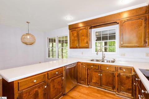 111 E Shallowstone Rd, Greer, SC 29650 photo 13