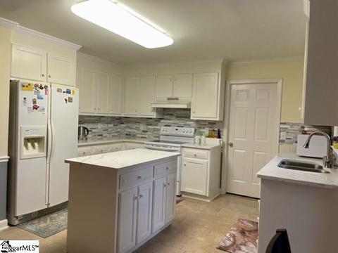 305 W Silverleaf St, Greer, SC 29650 photo 6