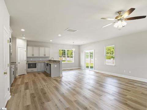 236 J St, Greer, SC 29651 photo 4