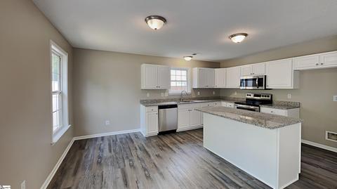 106 Chartwell Dr, Greer, SC 29650 photo 4