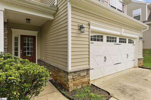 305 Cypress Hill Ct, Simpsonville, SC 29681