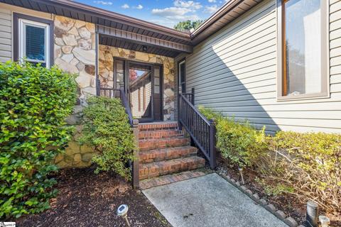 33 Paddock Ln, Greer, SC 29650 photo 1