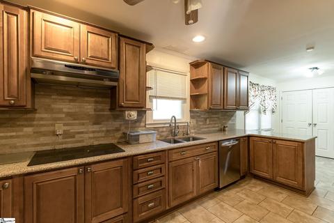 33 Paddock Ln, Greer, SC 29650 photo 7