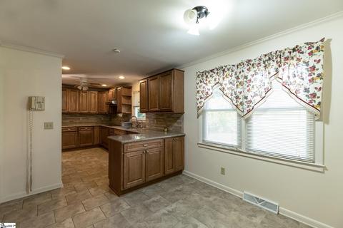 33 Paddock Ln, Greer, SC 29650 photo 10
