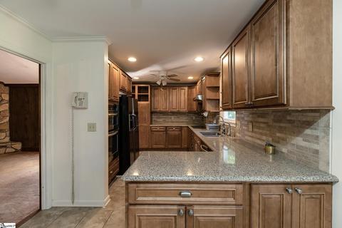 33 Paddock Ln, Greer, SC 29650 photo 8