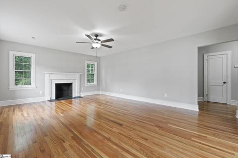 911 E Main St, Seneca, SC 29678 photo 3