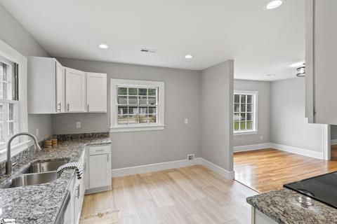 911 E Main St, Seneca, SC 29678 photo 9