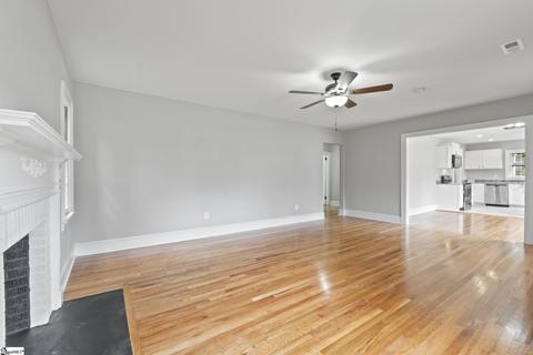 911 E Main St, Seneca, SC 29678 photo 5