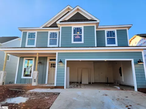 8 Currituck Dr, Greer, SC 29651