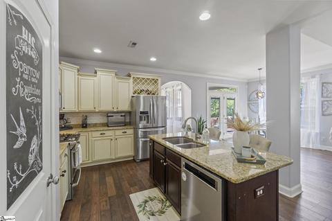 644 Chartwell Dr, Greer, SC 29650 photo 4
