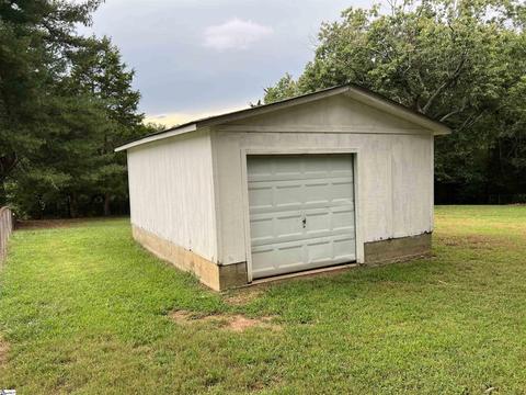 211 Pineview Dr, Pelzer, SC 29669 photo 25