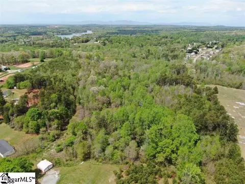 Gibbs Road, Wellford, SC 29385