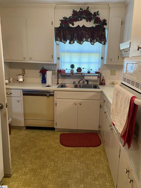 158 Dobson Ln, Easley, SC 29640 photo 6