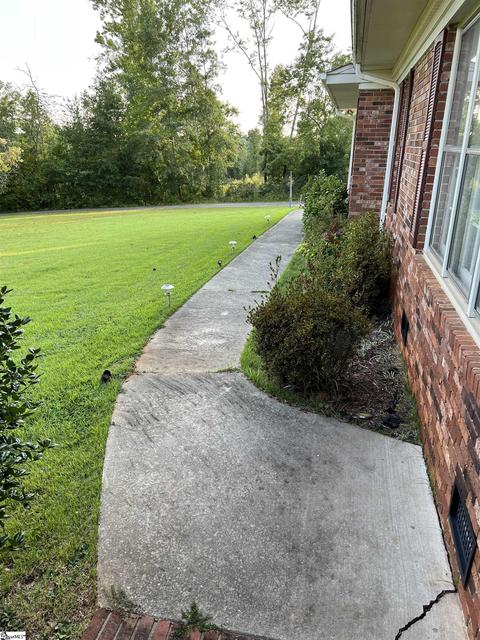 158 Dobson Ln, Easley, SC 29640 photo 4