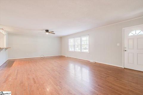 336 E Celestial Dr, Greer, SC 29651 photo 4
