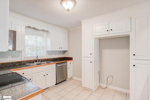 336 E Celestial Dr, Greer, SC 29651 photo 9