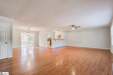 336 E Celestial Dr, Greer, SC 29651 photo 3