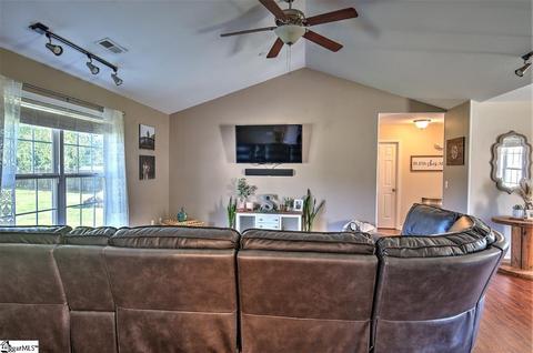 2 Viking Dr, Greer, SC 29651 photo 12
